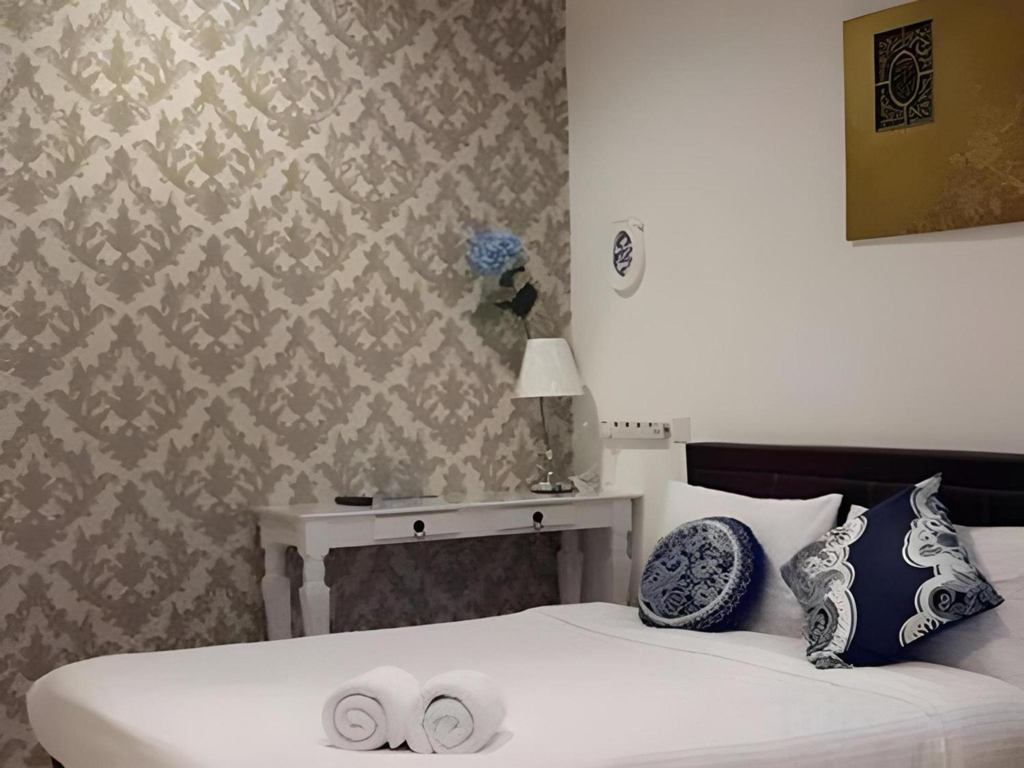 Oyo 91068 Elephant House Boutique Hotel George Town Esterno foto